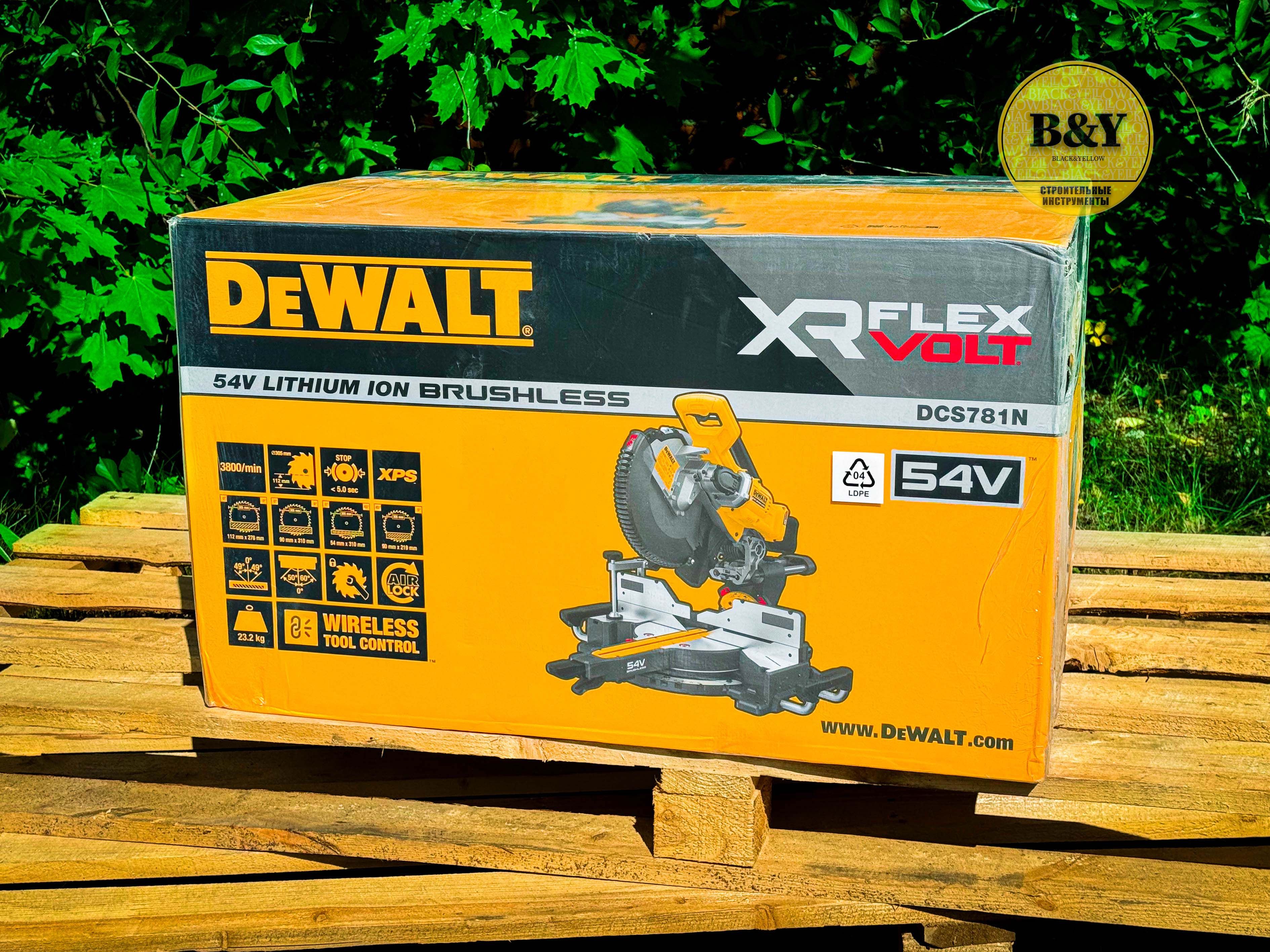 Аккумуляторная торцовочная пила DeWALT DCS781N