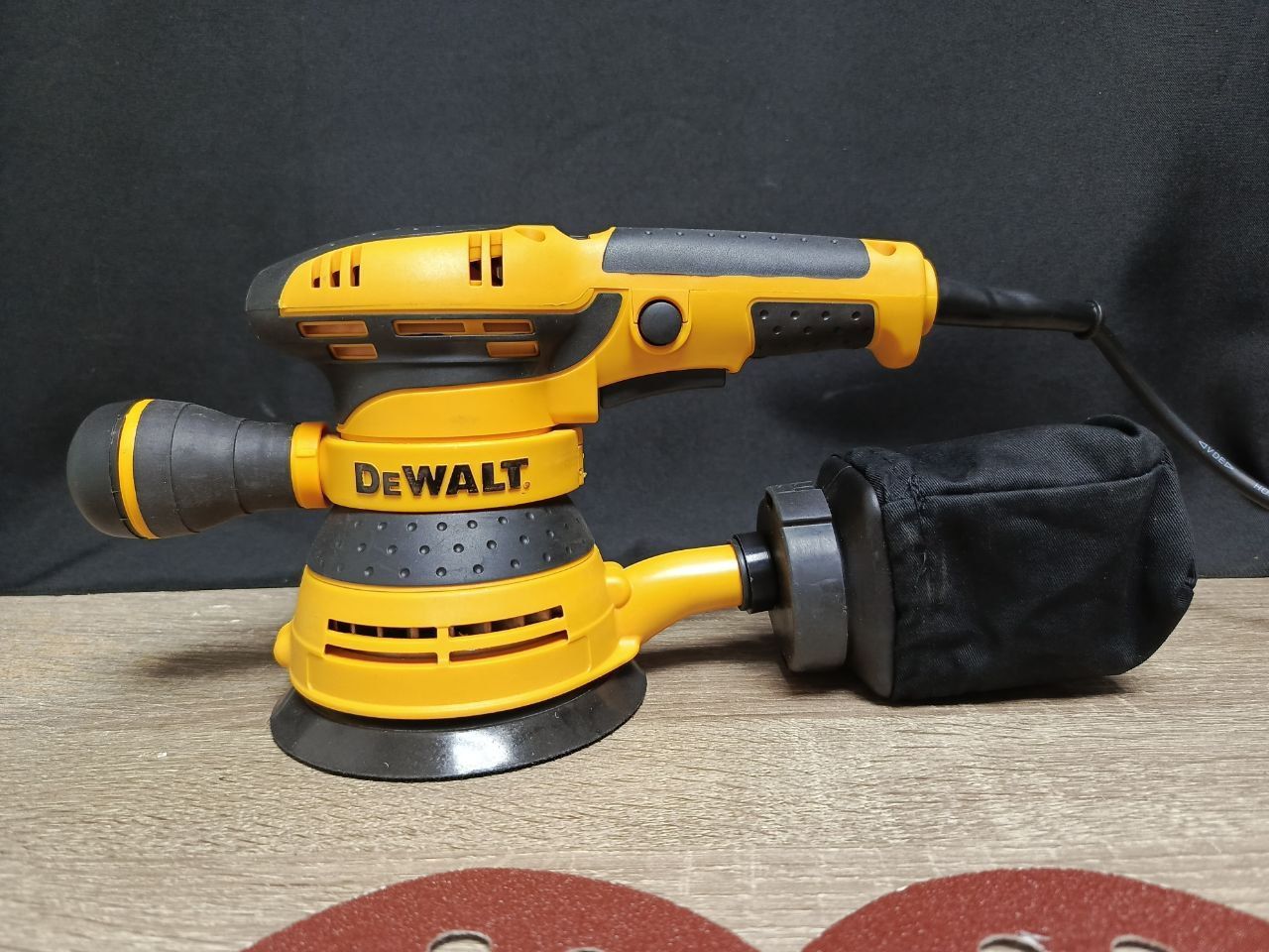 Полировальная шлифмашинка DeWalt (эксцентрик)/эксцентриковая шлифмашина