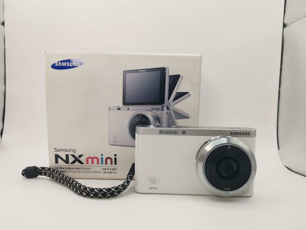 Фотоаппарат Samsung NX Mini 20 White реставрация