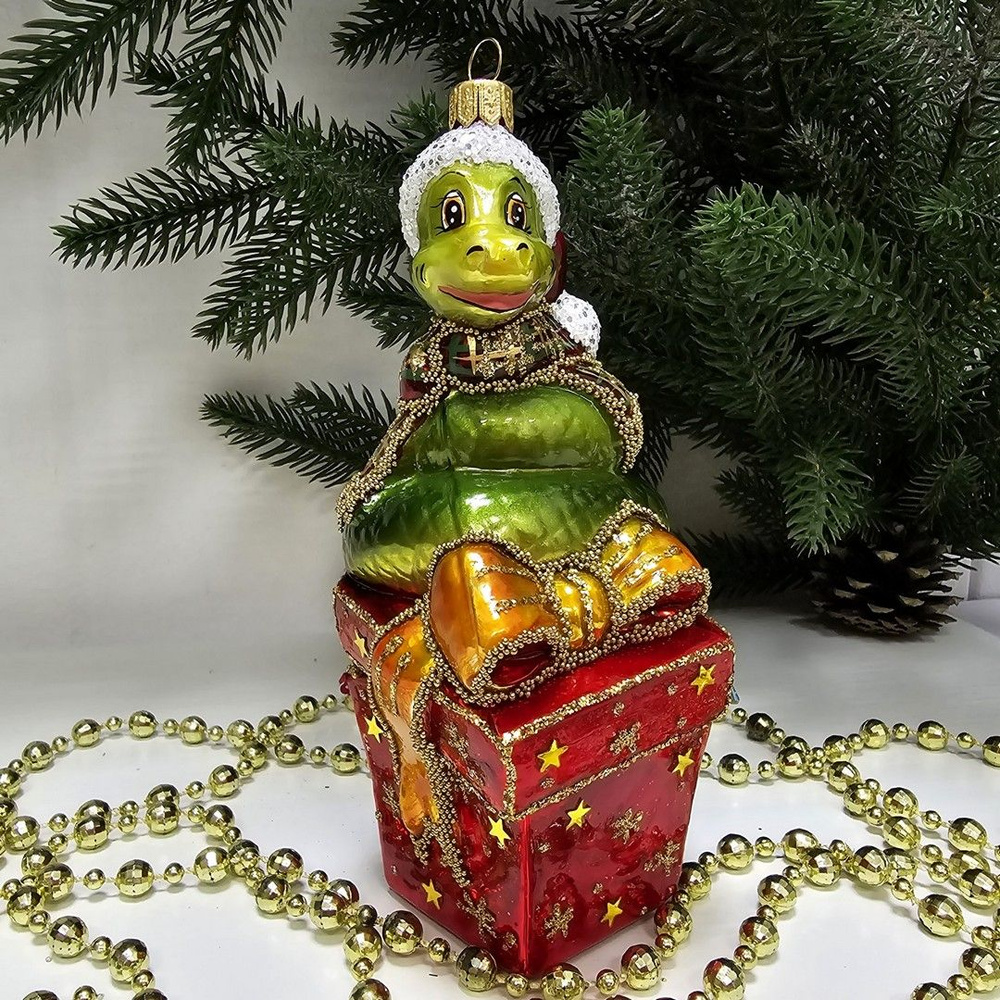 Стеклянная елочная игрушка Irena-Co Змея на подарке (14,5х7,5х6,5см)  #1