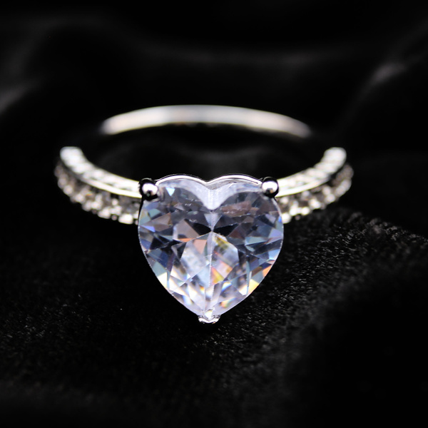 Blur Jewelry Кольцо с большим камнем в виде сердца. Кольцо крупное с ...