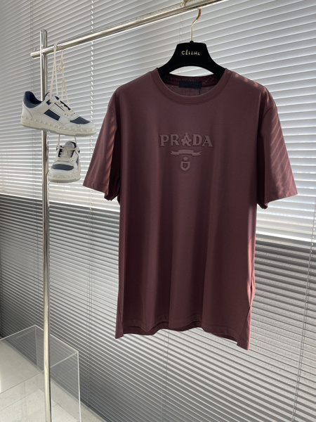 Футболка Prada, размер 54, цвет бордовый - купить по выгодной цене в ...