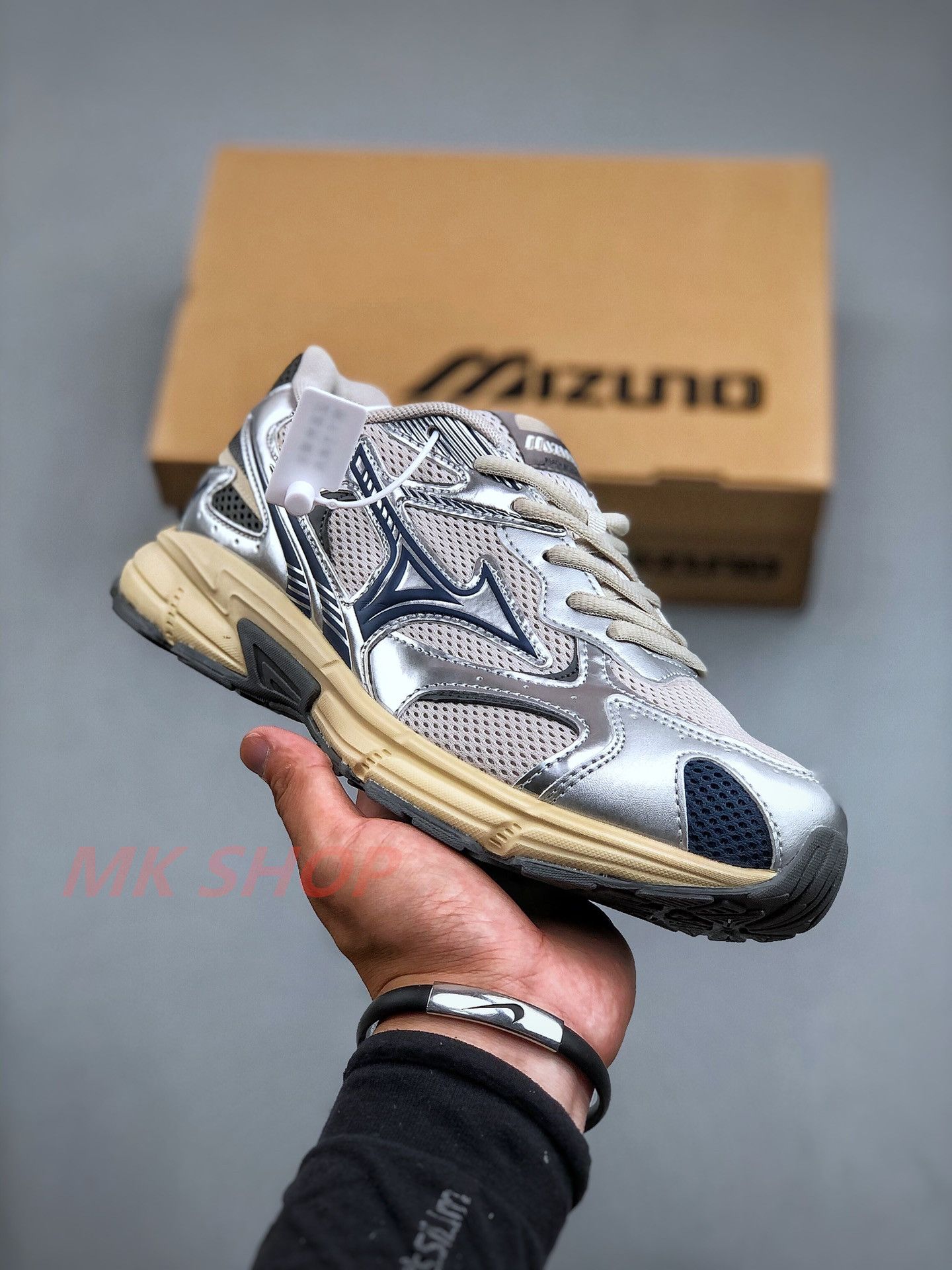 КроссовкиMizuno