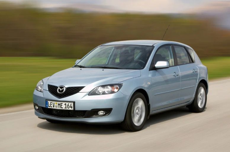 Стекло для фары Mazda 3 (BK) I и рестайлинг ХЕТЧБЭК 2006 2009 г.в. левое/правое (Комплект из 2 шт)