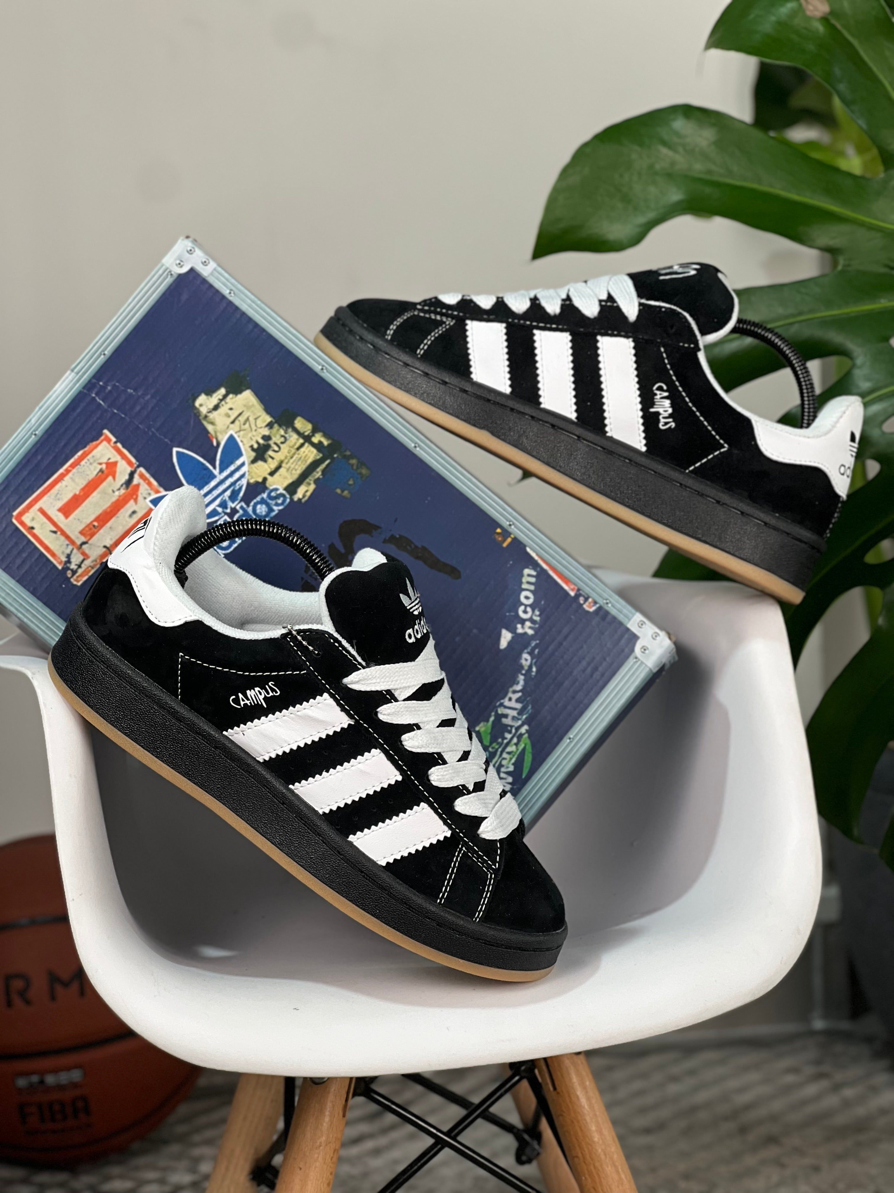 Кроссовки adidas...