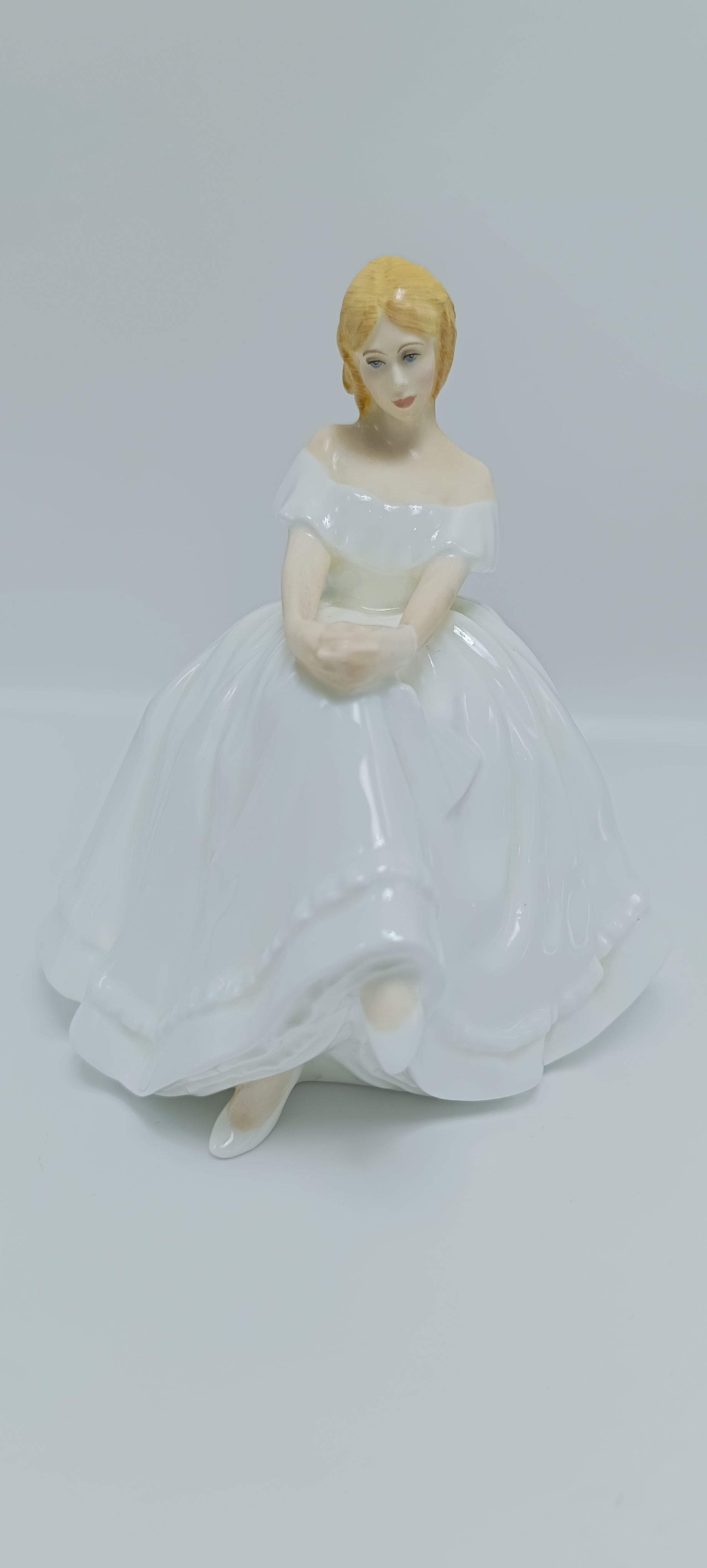 Коллекционная статуэтка "Heather". Фарфор. Royal Doulton , Англия 1981 год