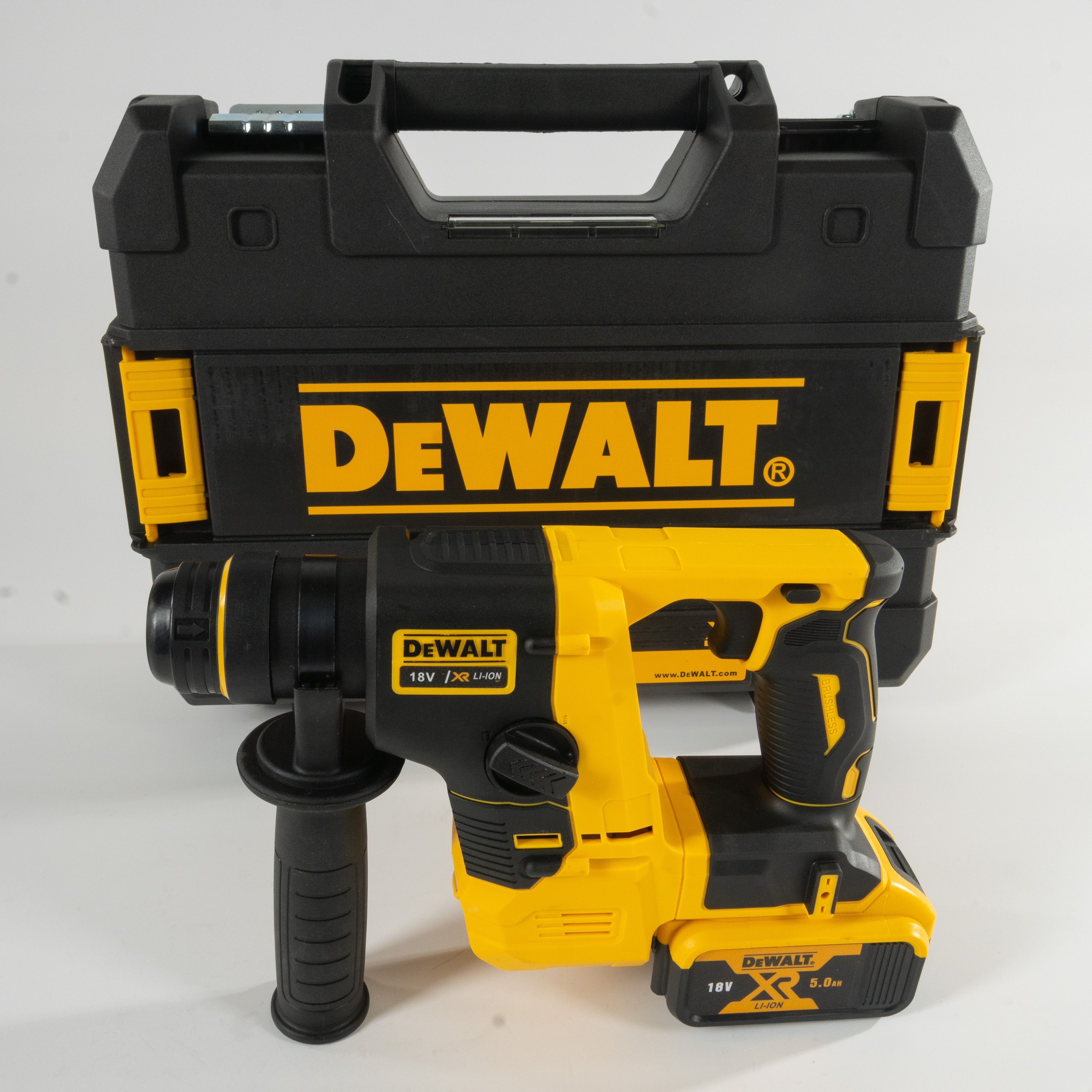 DeWalt Перфоратор 750 Вт, 2 акк.