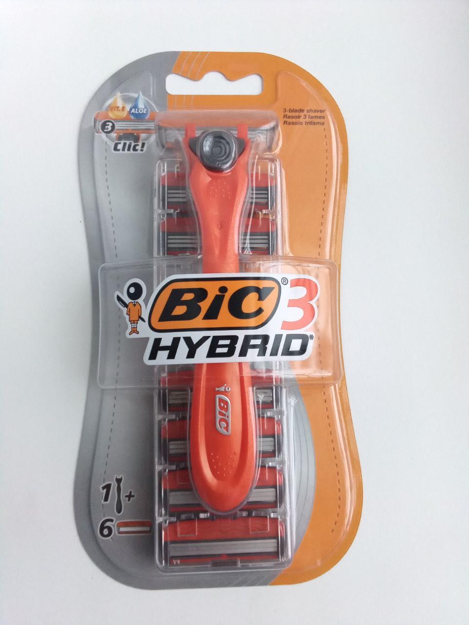 Мужская бритва BIC Hybrid 3 , 1станок + 6 сменных кассет .