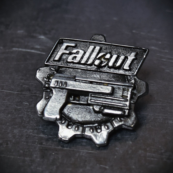 Металлиеский значок пистоле Fallout - купить с доставкой по выгодным ...