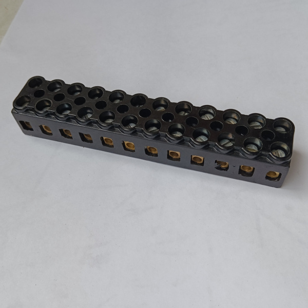 км1-25 БЛОК КЛЕММНЫХ КОЛОДОК 25А, 600В (Блок зажимов) 12 соединений ...