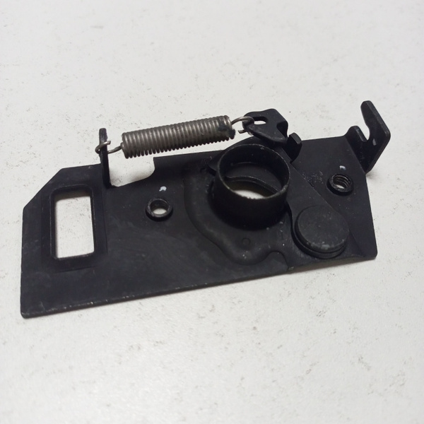 Замок капота Spark R2 GM