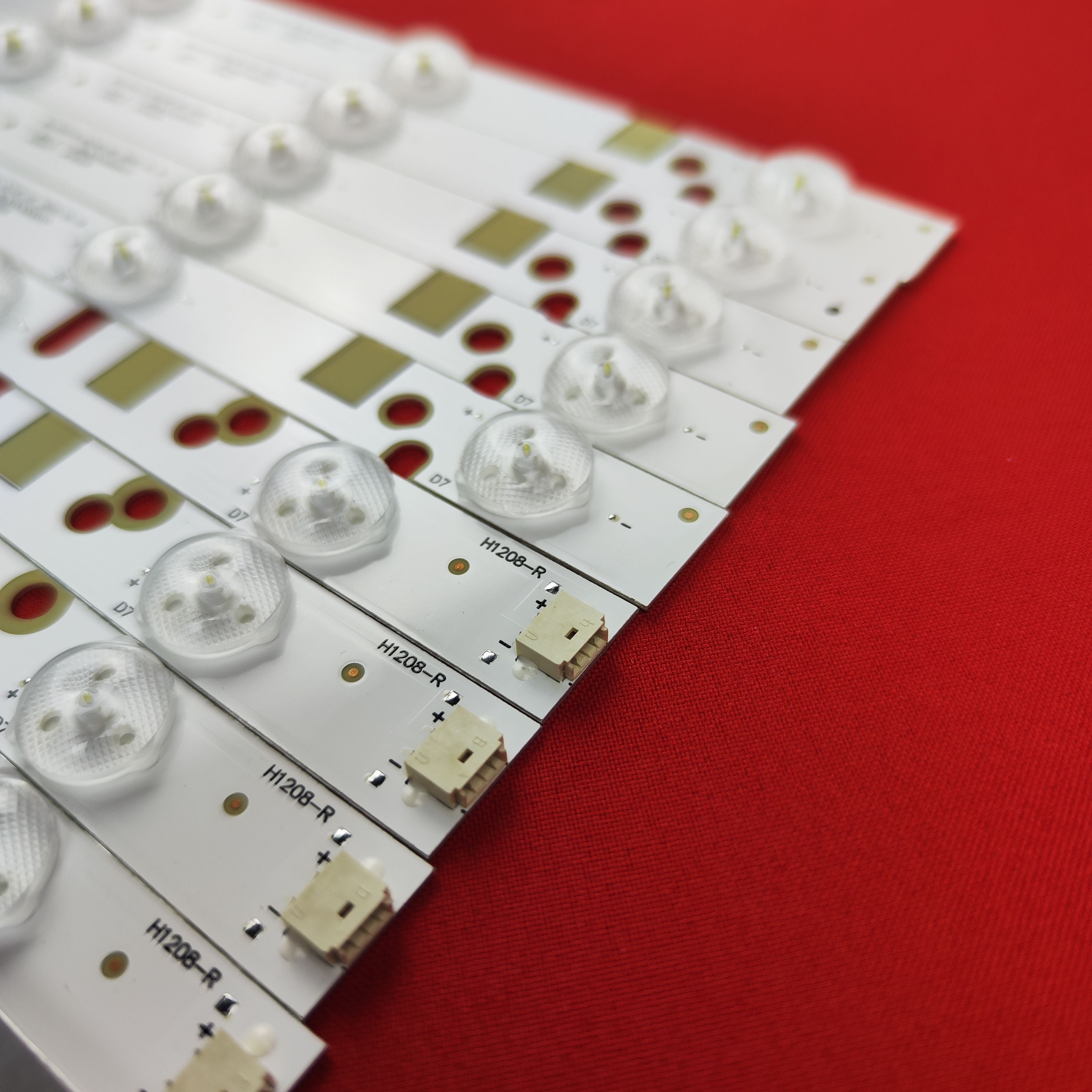 LED подсветка ZDCX50D14R/L-ZC14F-02 2PIN