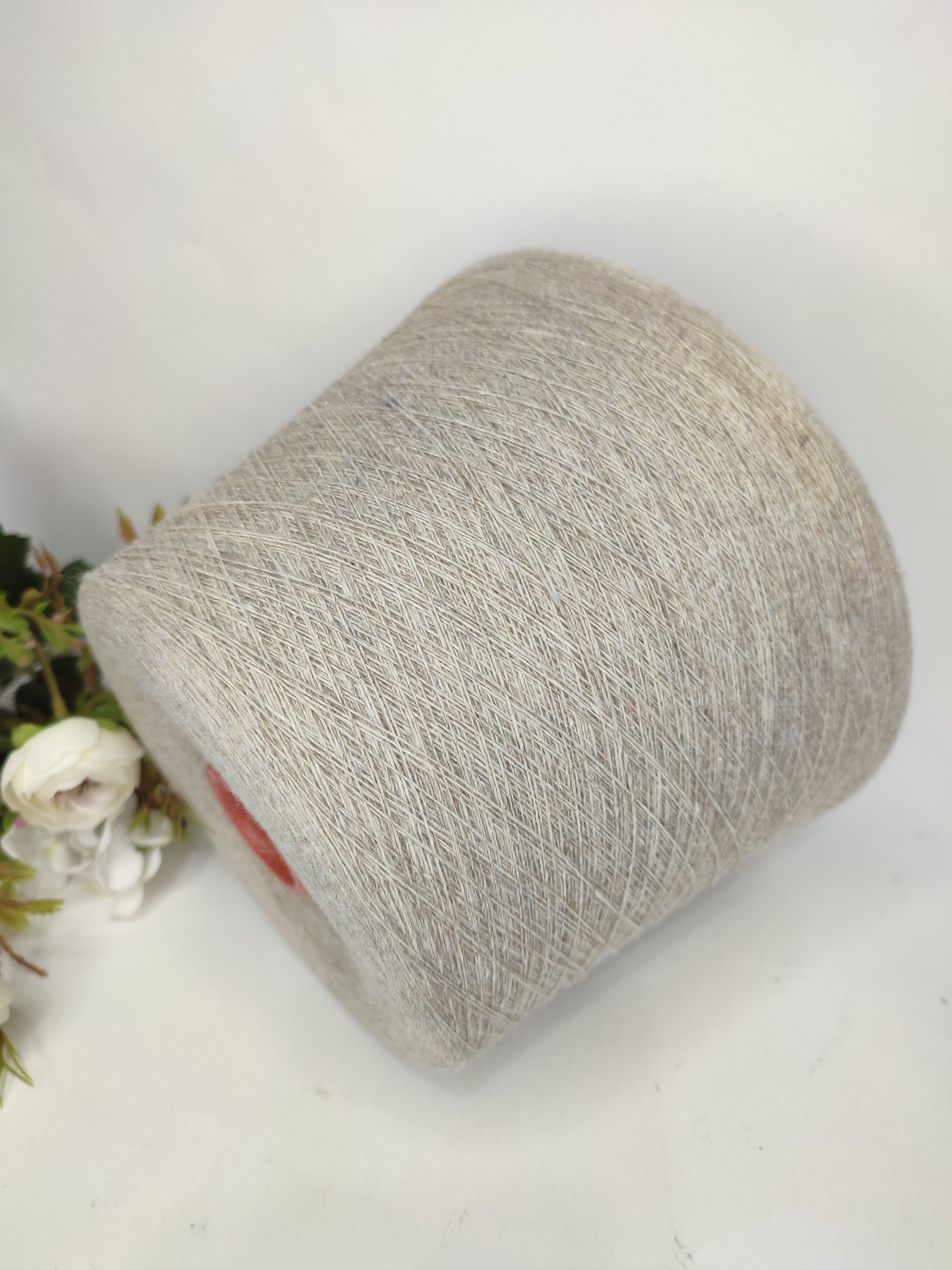 Пряжа арт. Parizien,бежевый меланж/40%меринос, 10%кашемир, 20%вискоза, 30%Pa/100гр-1400м(бобина поставляется на конусе весом 500г)