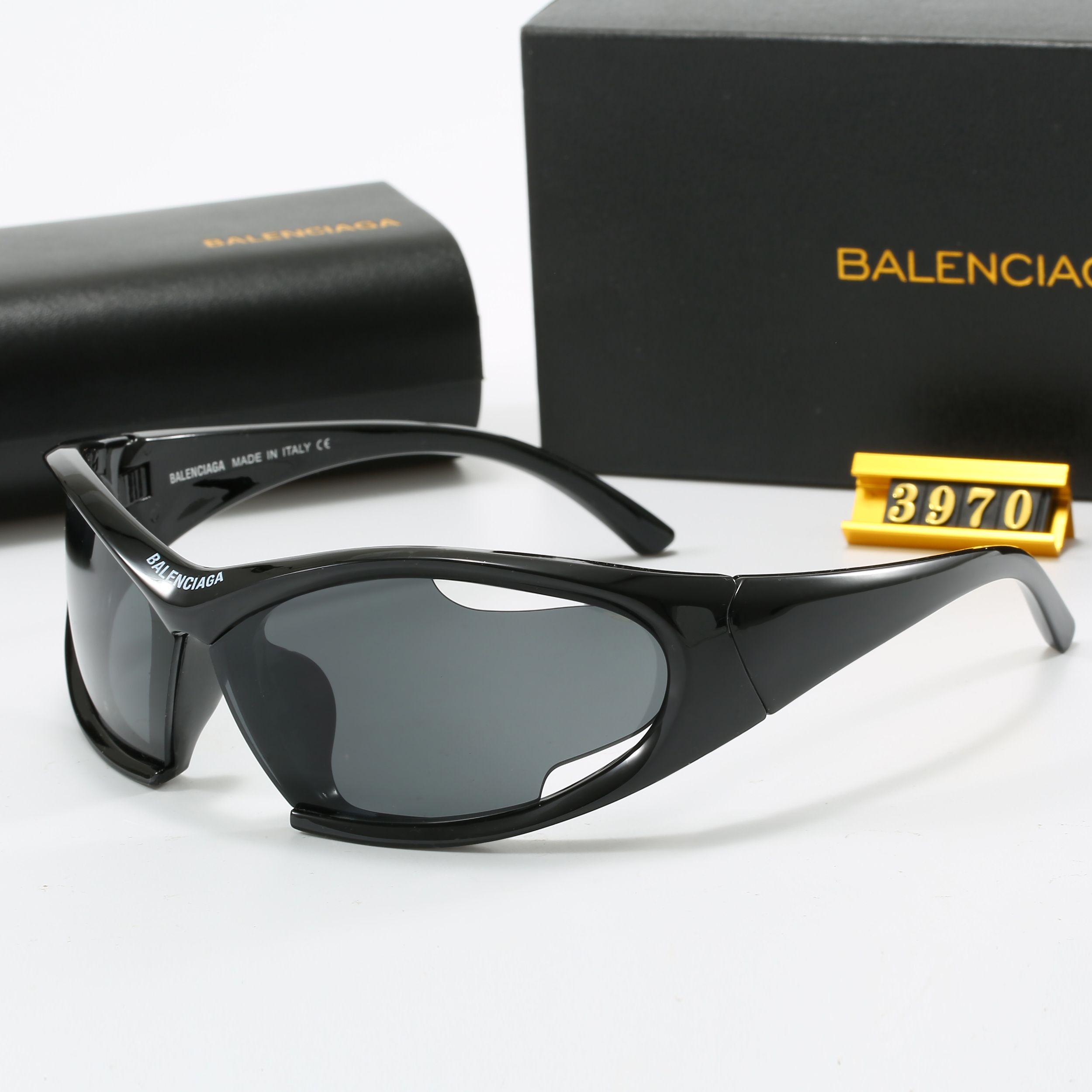 Balenciaga Очки солнцезащитные...