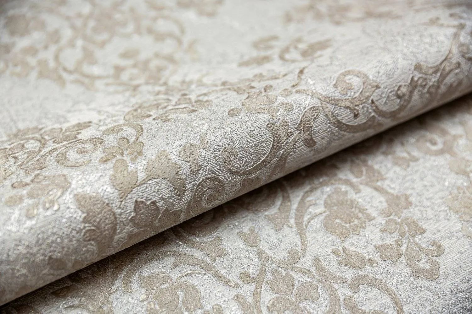 KM5404 Обои виниловые на флизелиновой основе Флора серо-бежевый, мотив КЕРАМА МАРАЦЦИ 1.06*10.05 Цена за 1шт.