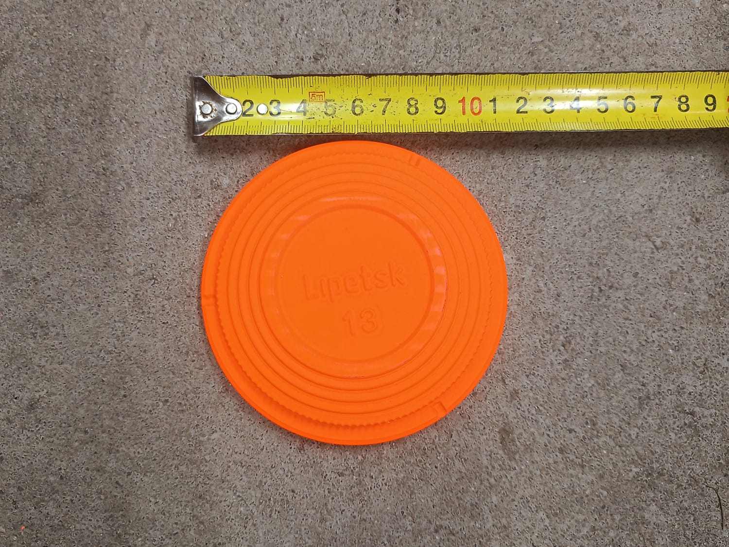 Мишень-тарелочка для стендовой стрельбы стандартная (окрашенная) NEW (в коробке 150шт) оранжевая, приспособление для ручного запуска одной или двух мишеней в подарок