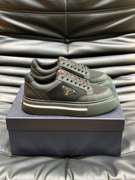 Кроссовки Prada - купить с доставкой по выгодным ценам в интернет ...