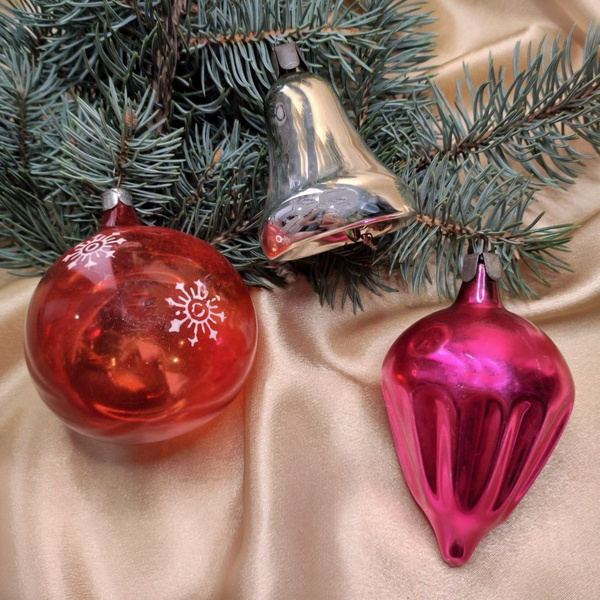 Набор из винтажных елочных подвесных игрушек (3 шт.), шар, колокольчик ...