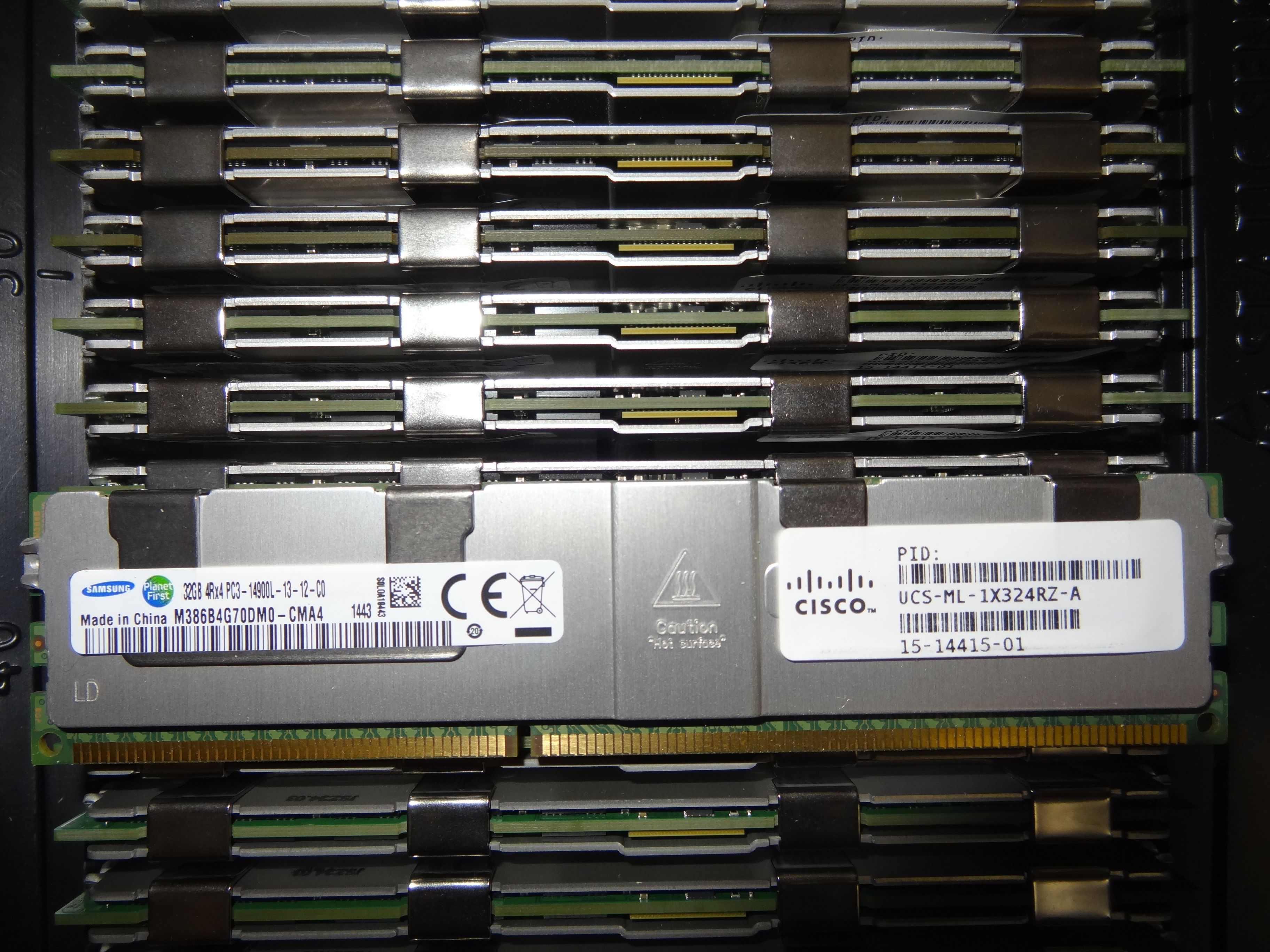 OEMОперативнаяпамятьСервернаяпамятьDDR332GB1866MhzECCREGSamsung4Rx4PC3-14900L1.5vM386B4G70DM0-CMA41x32ГБ(M1143)