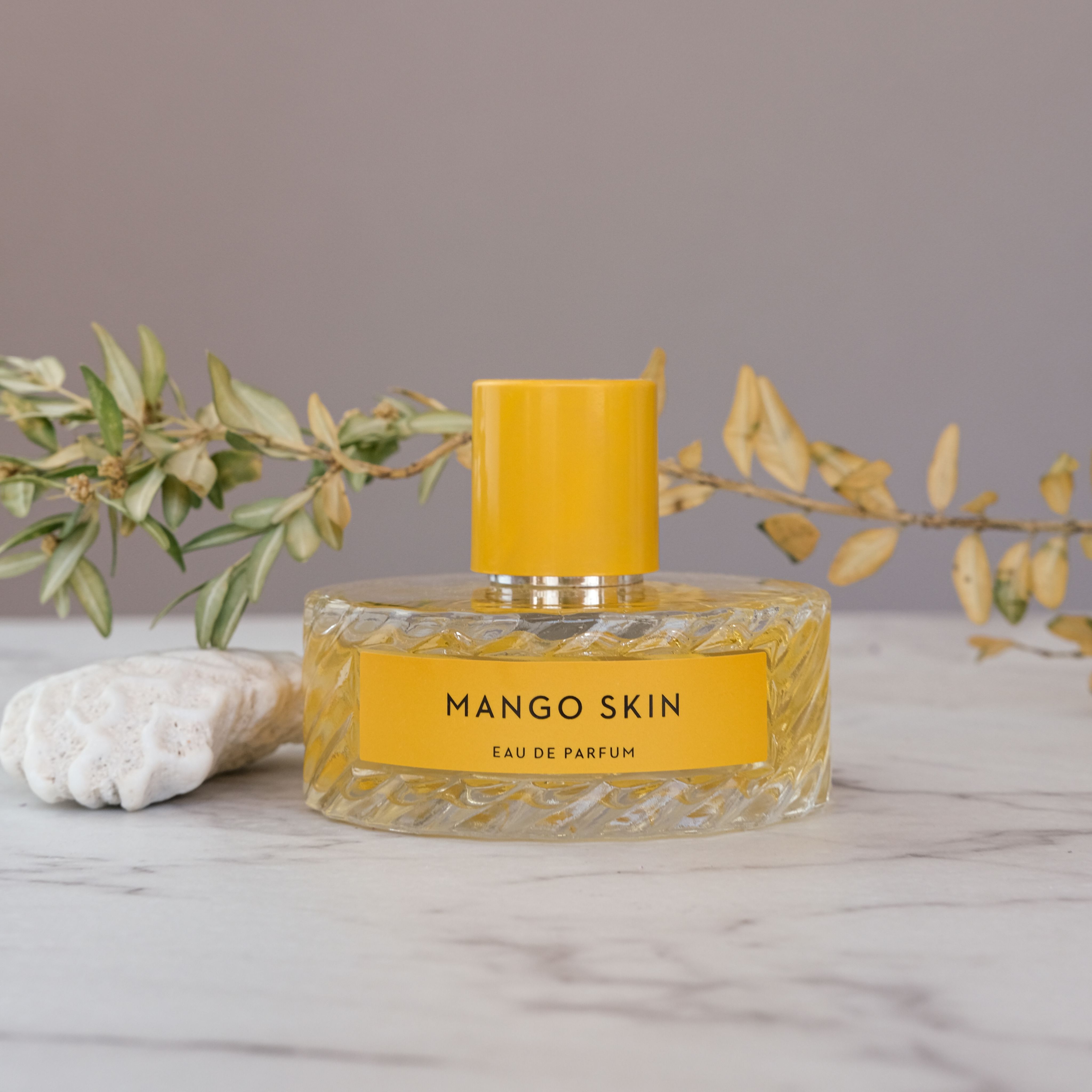 <b>Mango</b> <b>Skin</b> – Нежный, манящий, солнечный аромат – стильная летняя композиция