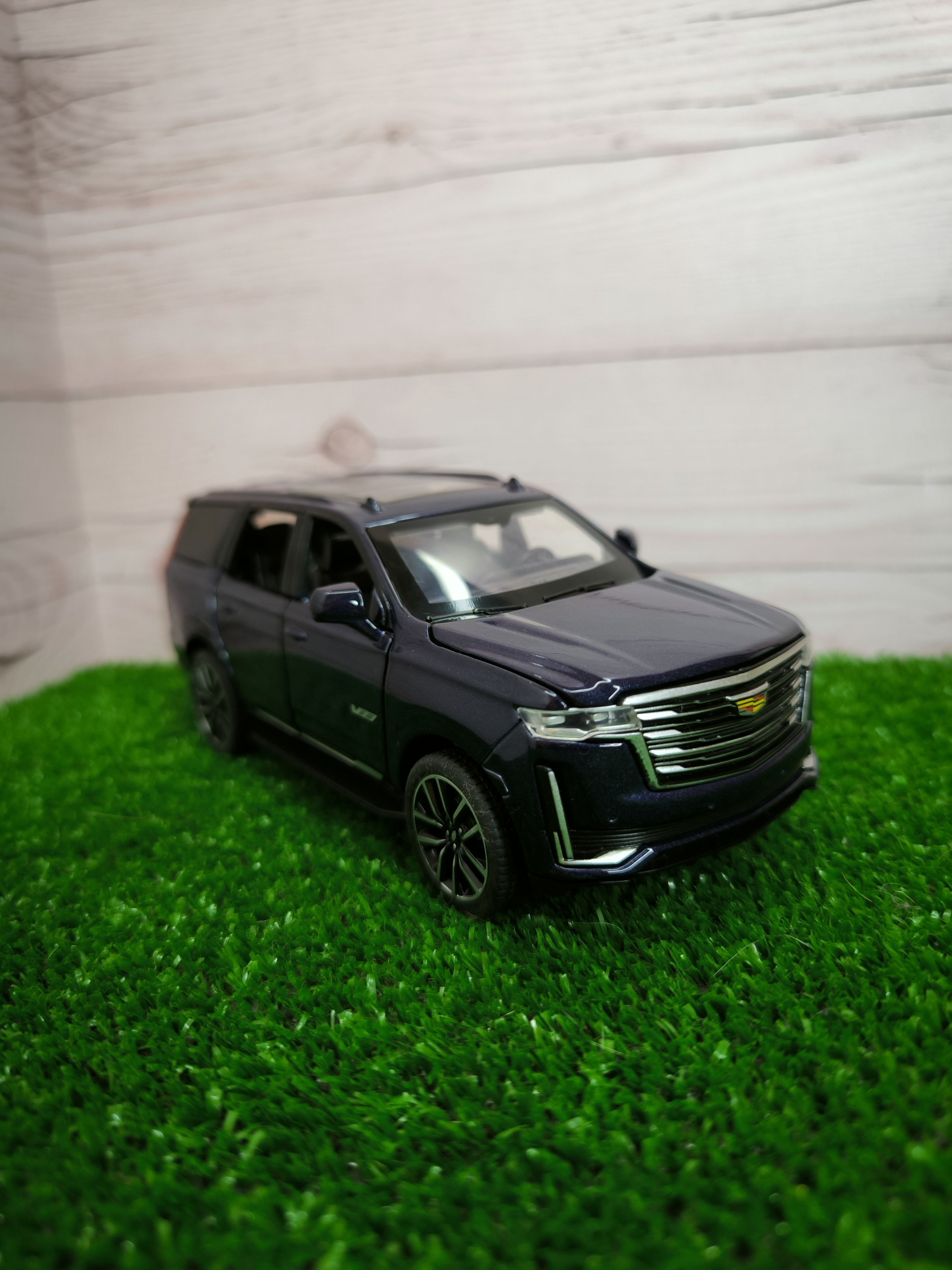 Машинка коллекционная Металлическая Cadillac Escalade, Инерционная