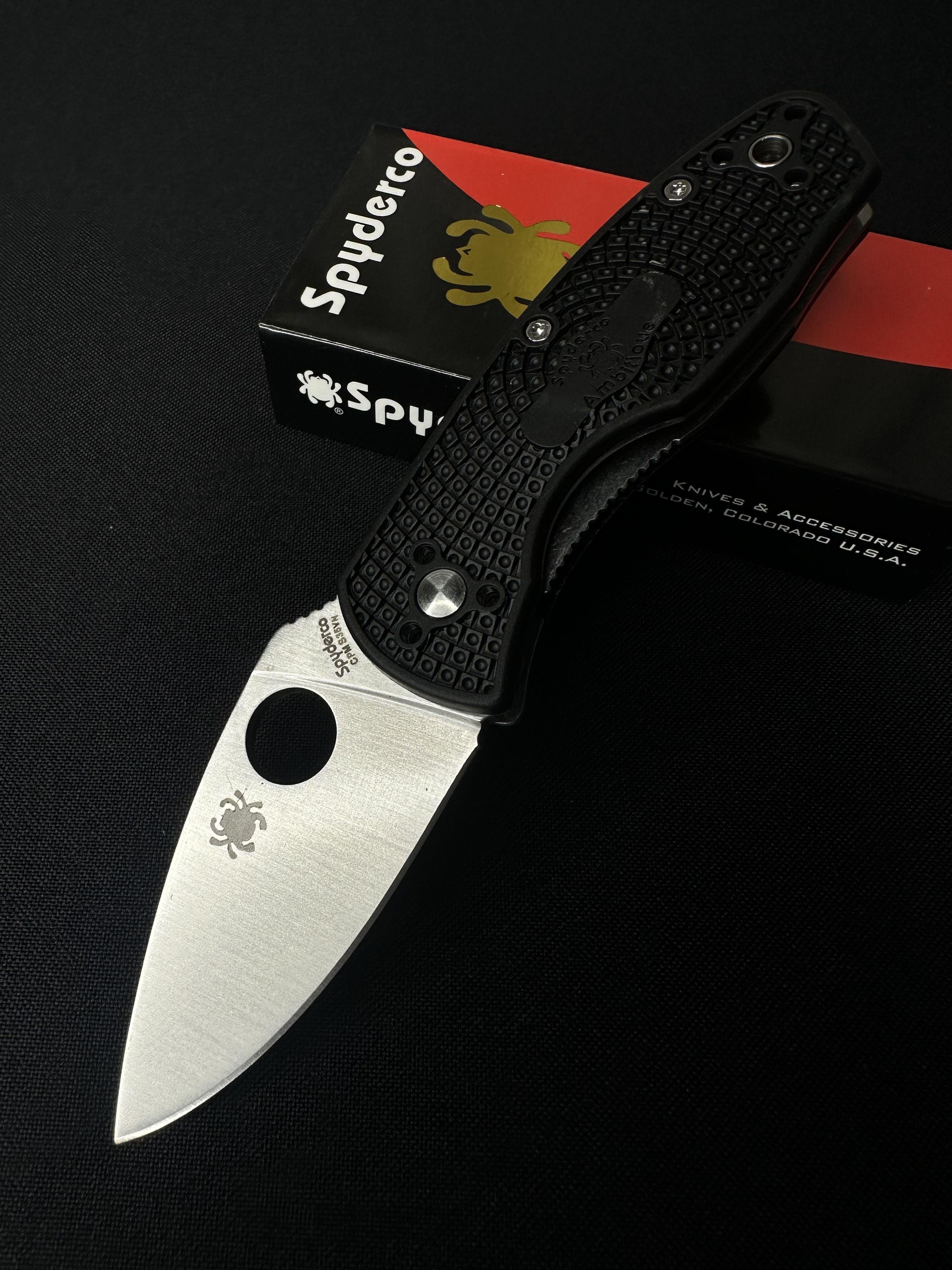 Нож складной туристический Spyderco Ambitious