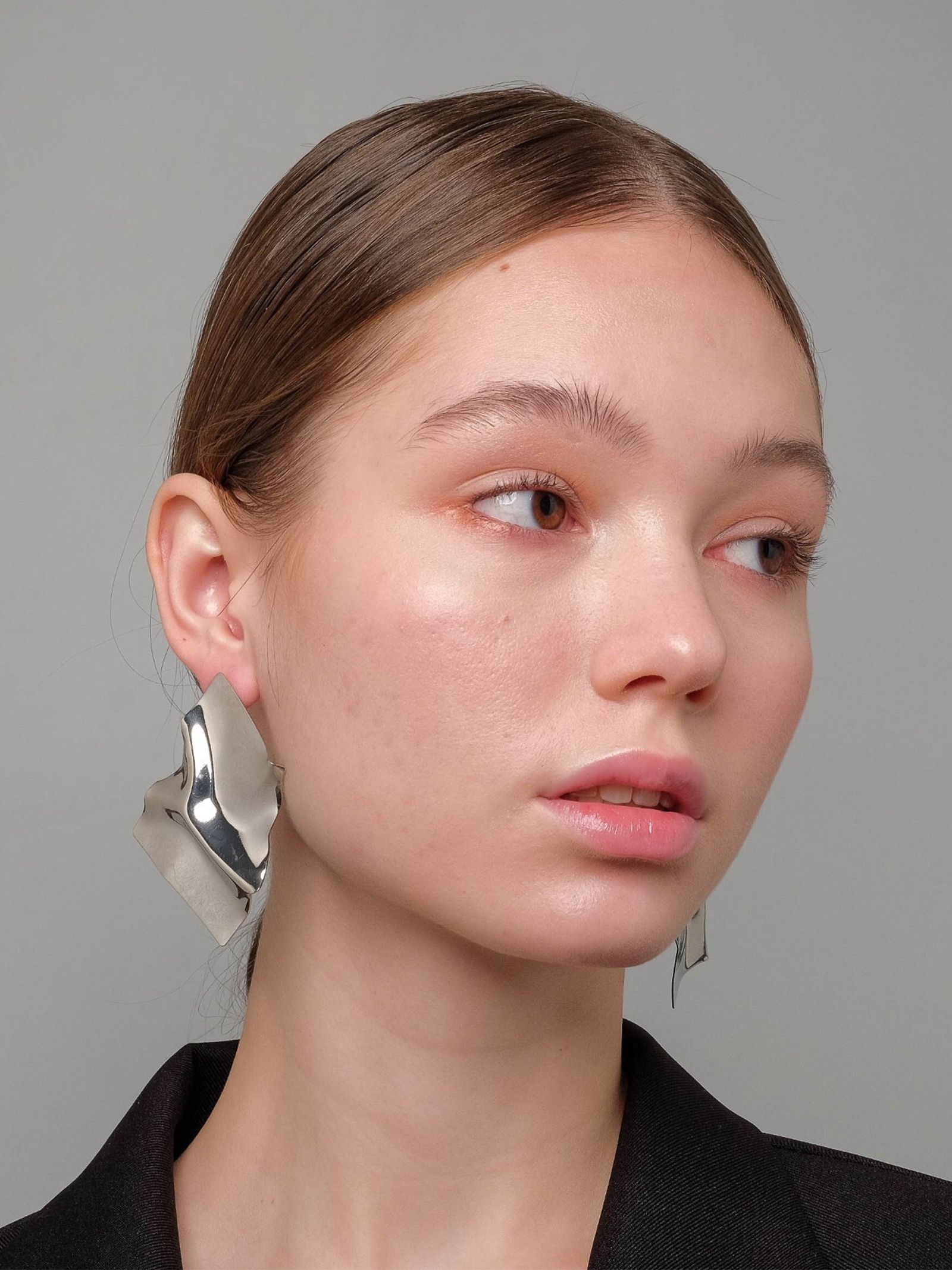 Серьги женские бижутерия металл "Атмосфера" ромб мятый, цвет серебро