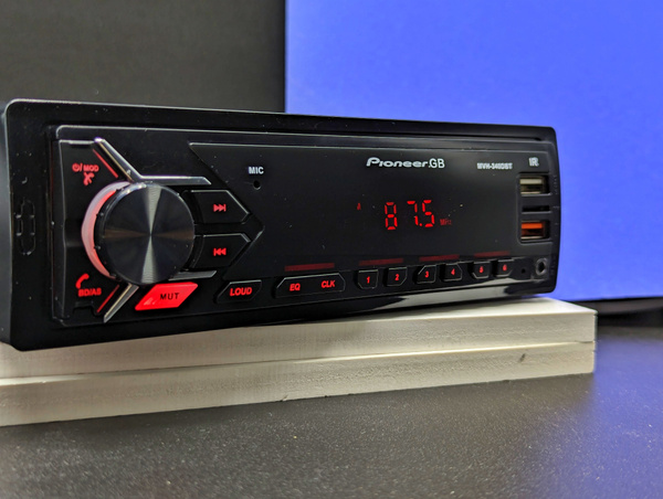 Магнитола на грузовые авто 12- 24 вольт Bluetooth, Aux, 2 Usb + пуль ...