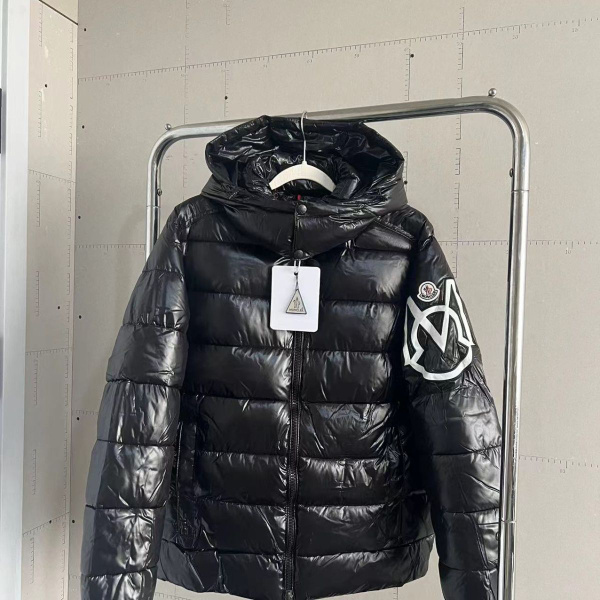 Пуховик MONCLER купить на OZON по низкой цене (1734522875)