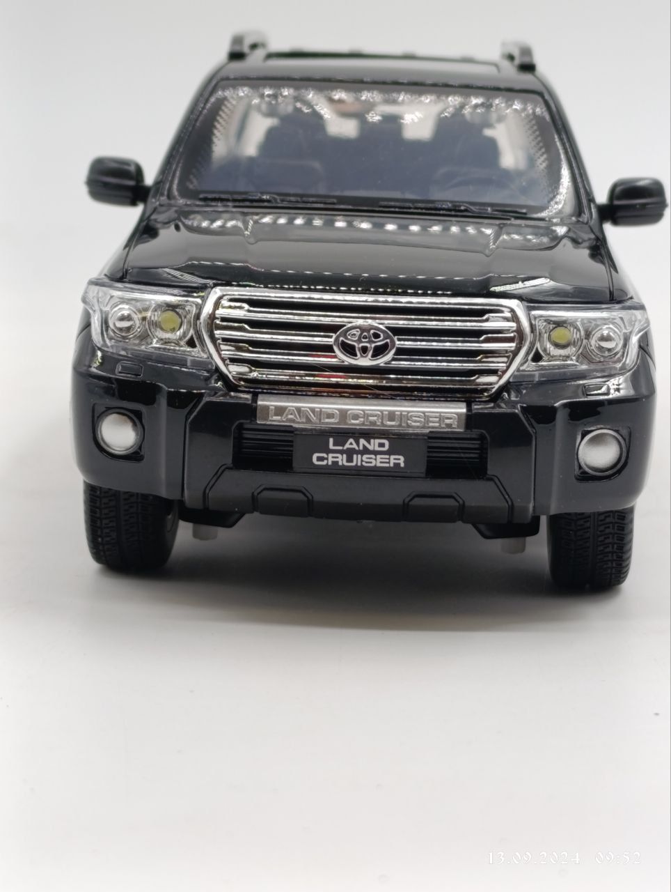 Машина р/у 1:24 Toyota Land Cruiser 200 Черный