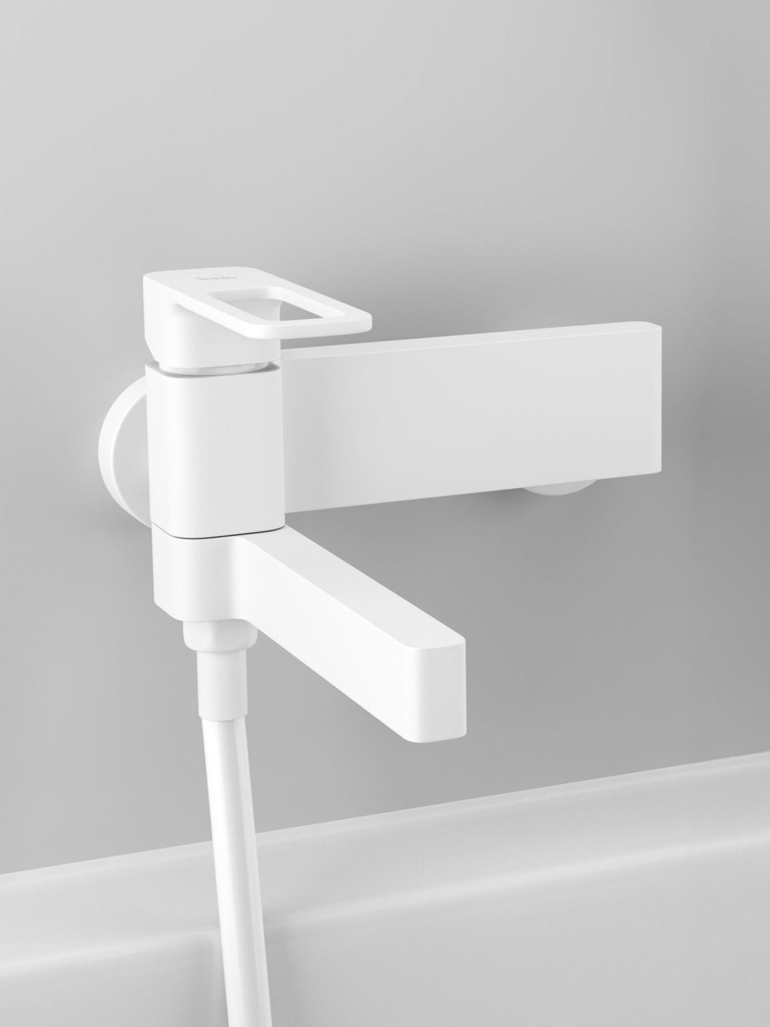 Фото товара на маркетплейсе ozon Смеситель для ванны со скрытым изливом, белый матовый, IDDIS, Slide, SLIWT00i02WA