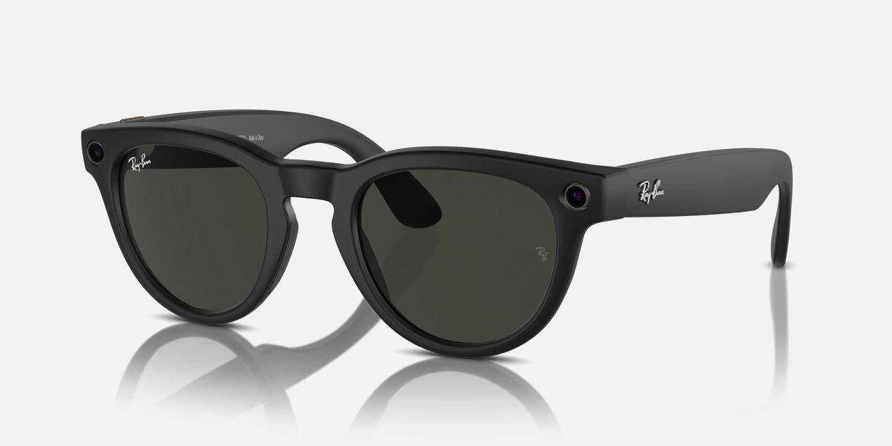 Очки с камерой от rayban и meta. Wayfarer ray-ban stories. Ray ban stories.