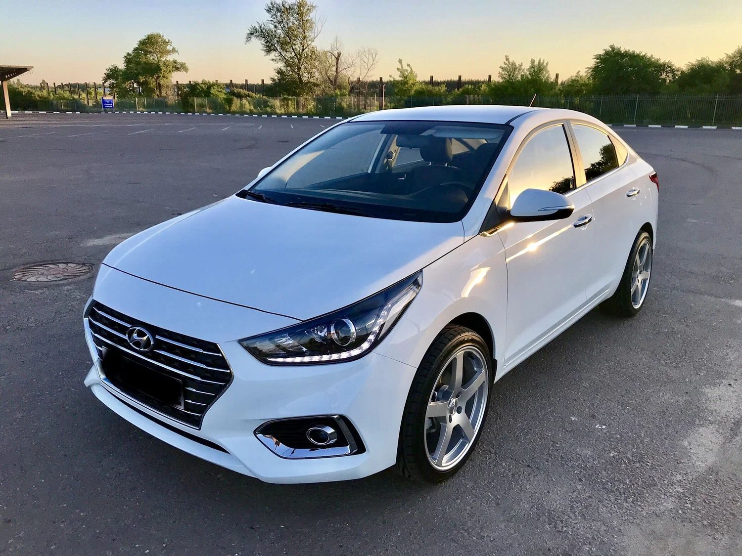 Солярис 2017 2020. Hyundai Solaris 2. Hyundai Solaris 2017 года. Hyundai Solaris 2 2017. Hyundai Solaris 2 поколение белый.