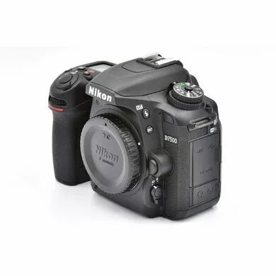 фотоаппарат Nikon D7500 body