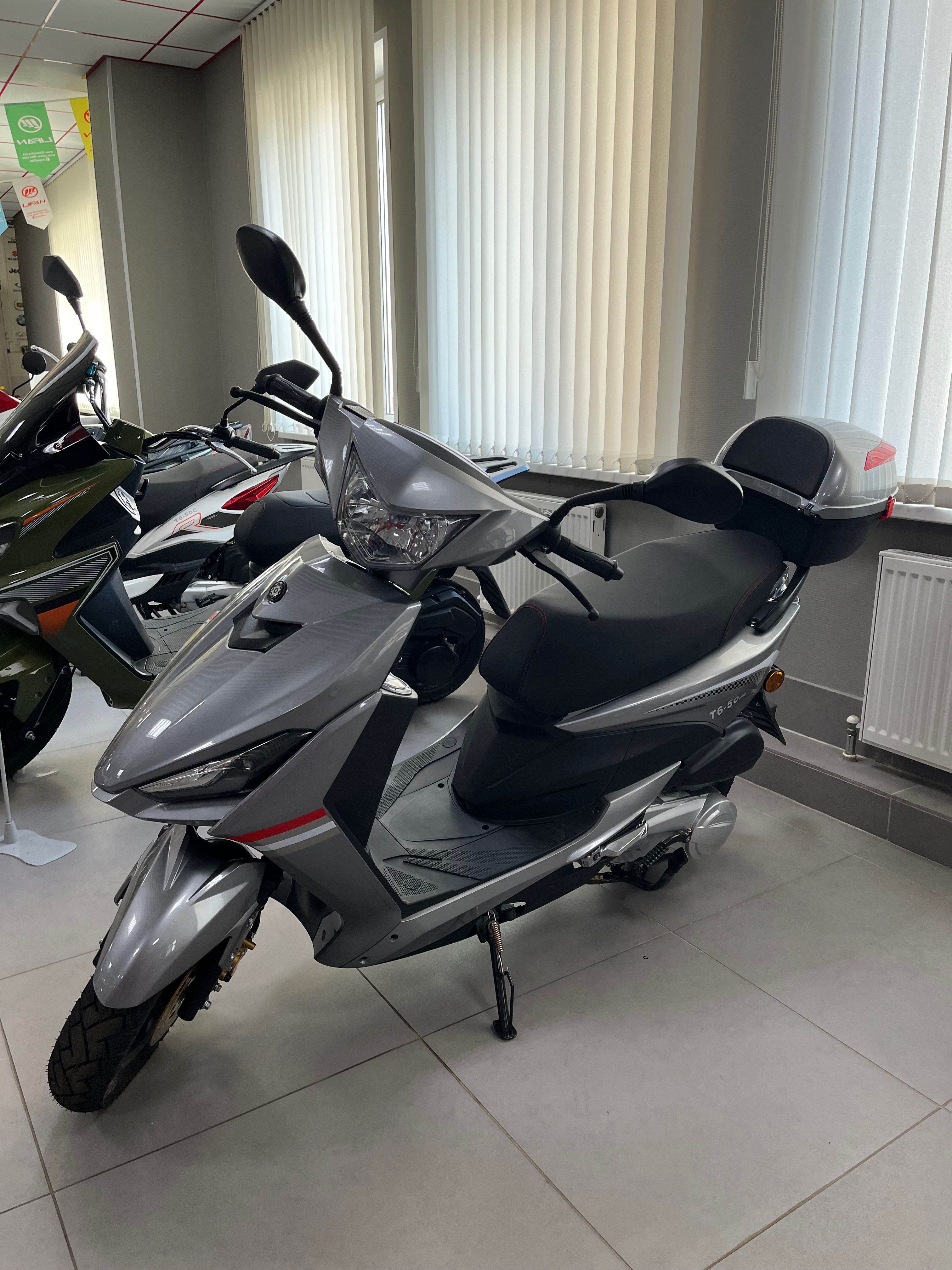 Скутер Jog 150 см3 (11 л.с.) (реплика Yamaha Jog) (серый)