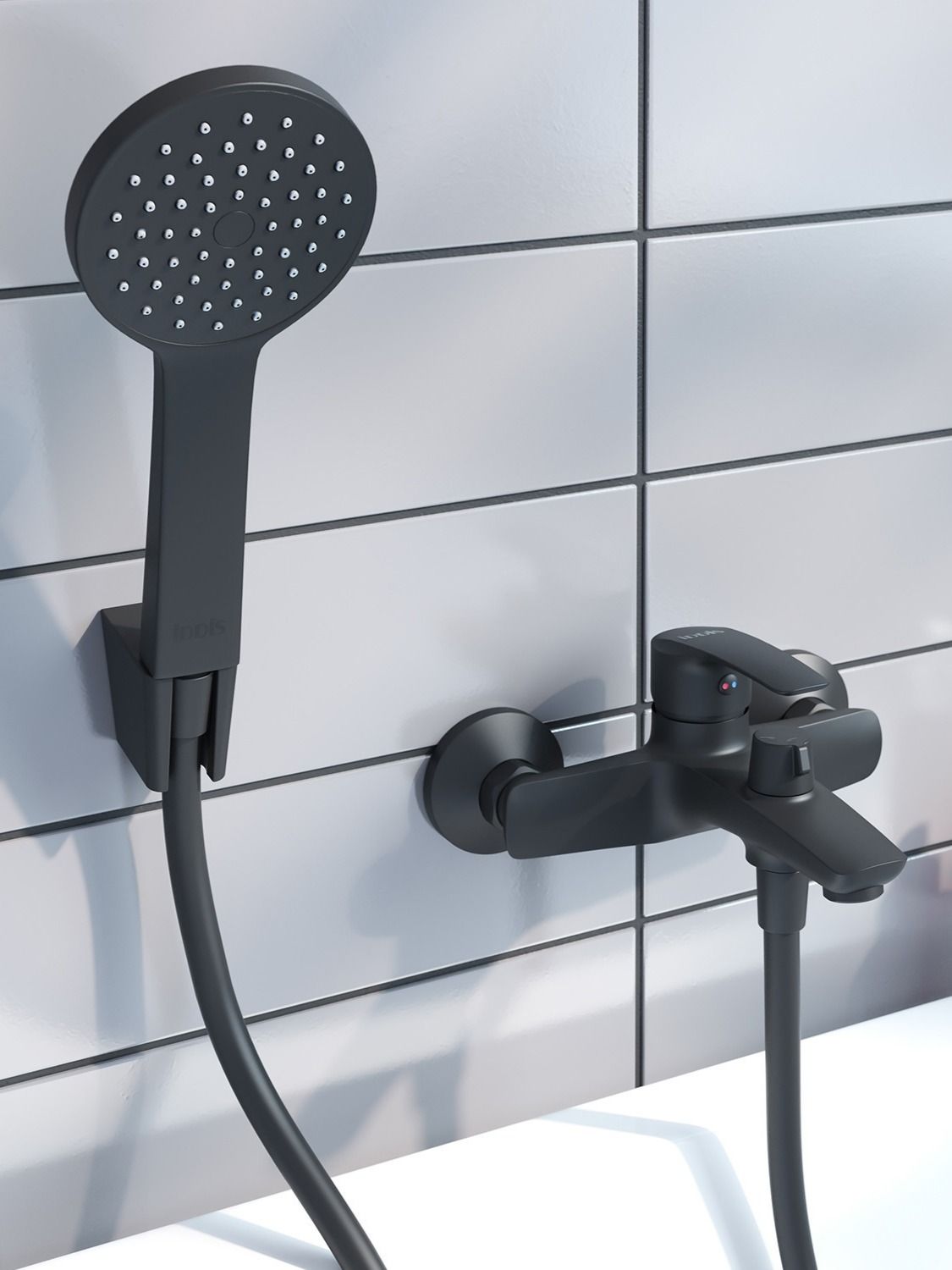 Фото товара на маркетплейсе ozon Смеситель для ванны IDDIS, черный, в комплекте лейка для душа, шланг и настенный держатель для лейки, RAYBL02i02, Ray