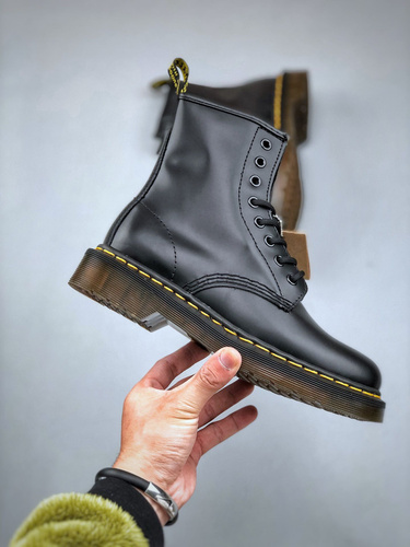 188 Dr. Martens OZON