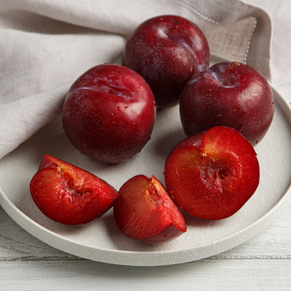 Слива красная, 500 г - купить с доставкой по выгодным ценам в интернет ...