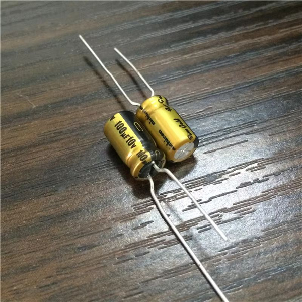 UEP2A4R7MED - Electrolytic Capacitor Bipolar 4,7uF 100V 6,3x11mm P2,5 105° - NICHICON