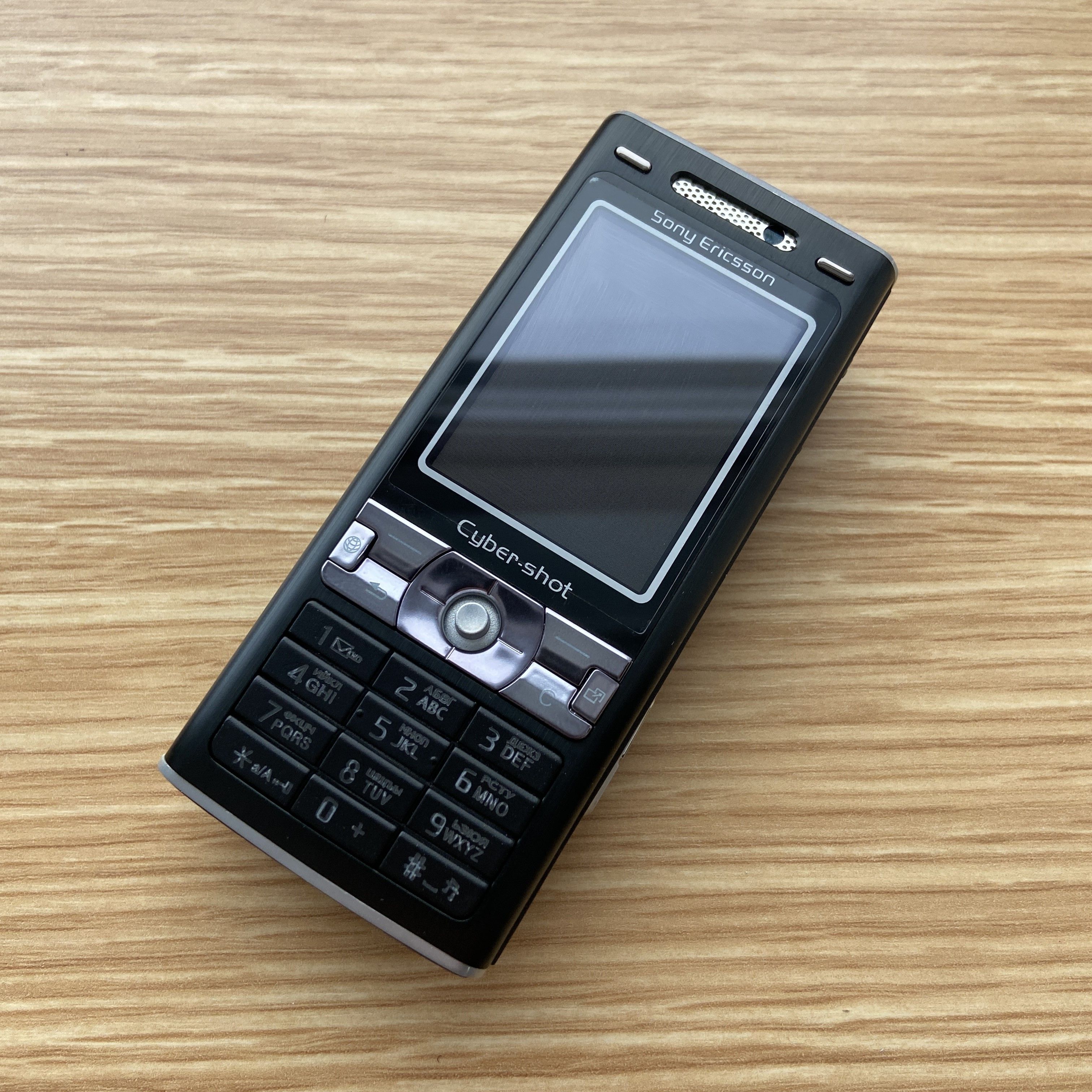 Sony Ericsson Мобильный телефон K800i, черный