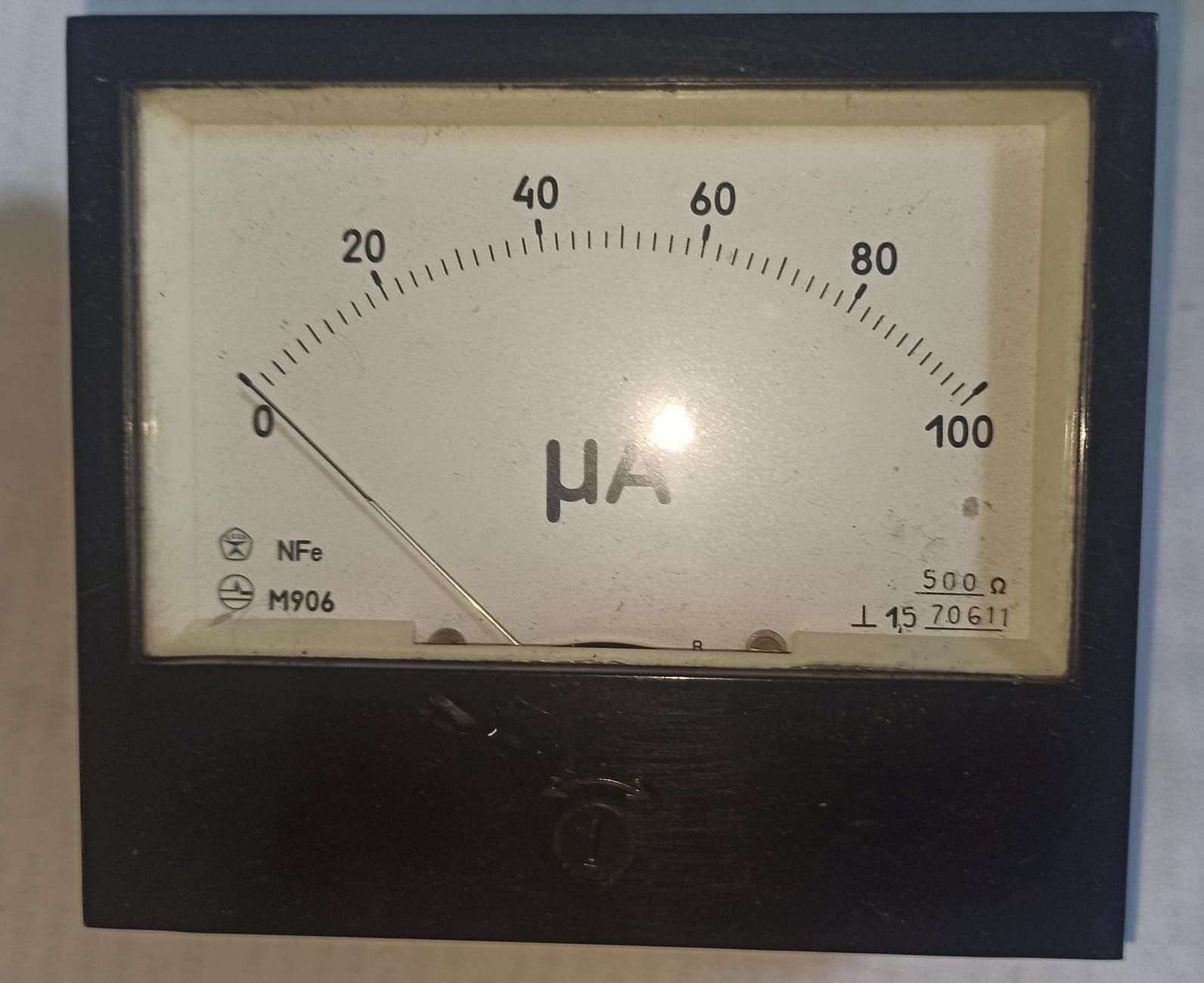 Микроамперметр М-906 100мкА постоянного тока, размер 120х105мм
