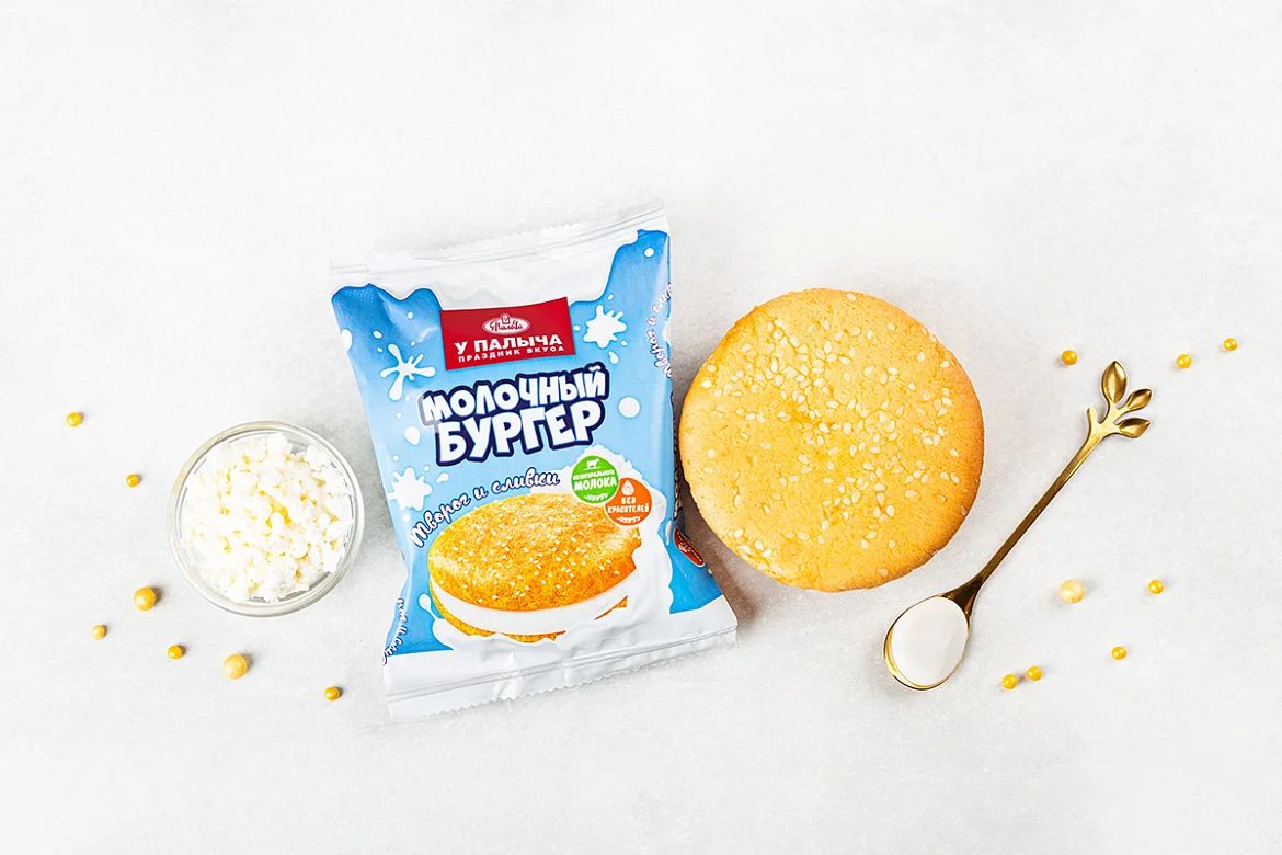 Молочный бургер от палыча. Бургер молочная страна палыч. Молочный бургер от палыча. Молочный бургер от палыча. Молочный бургер с творогом и сливками у палыча, 90 г фото.