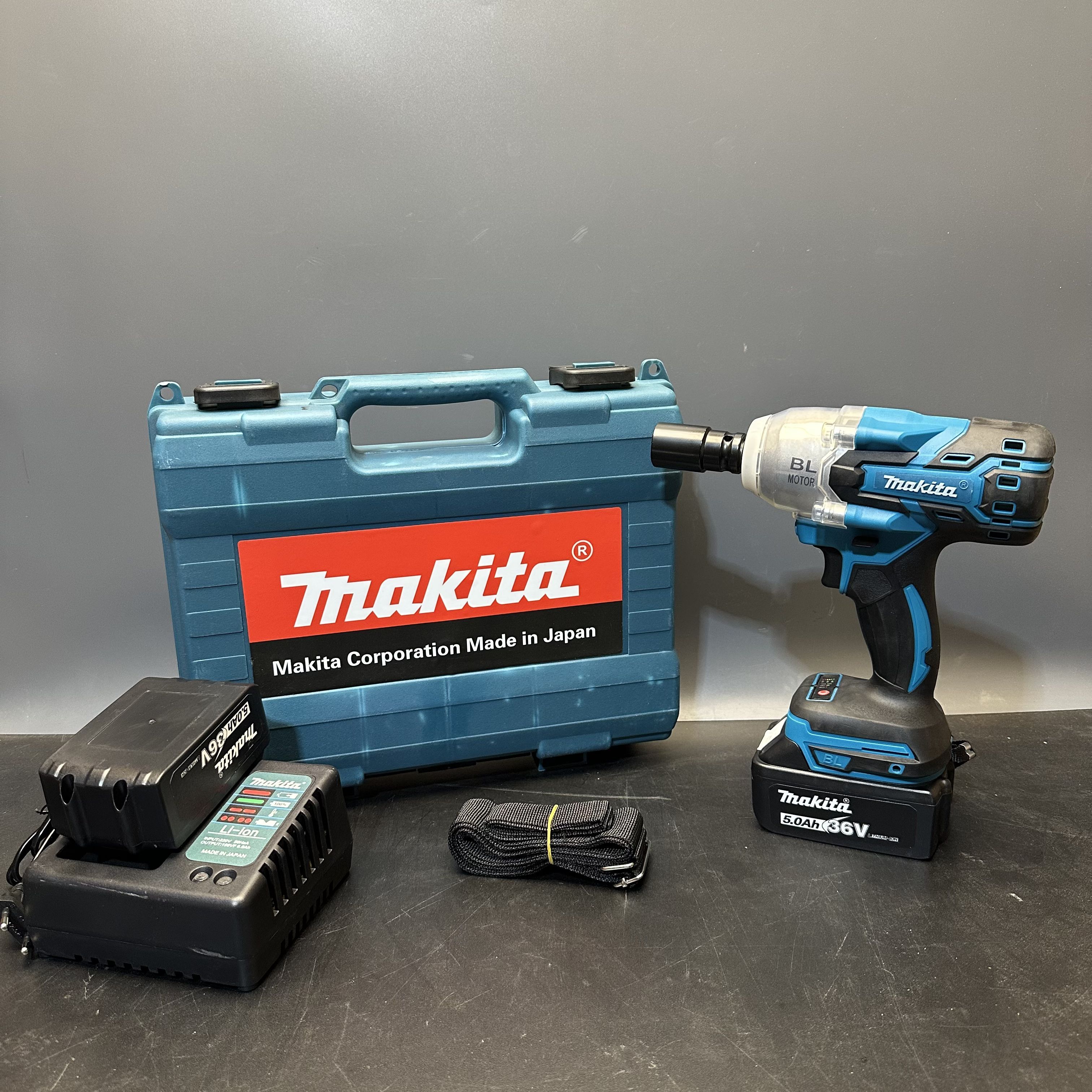 Гайковерт аккумуляторный ударный Makita 600Нм ; 2АКБ