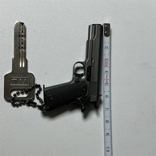 Брелок в виде пистолета M1911 в масштабе 1:3 с высокой детализацией ...