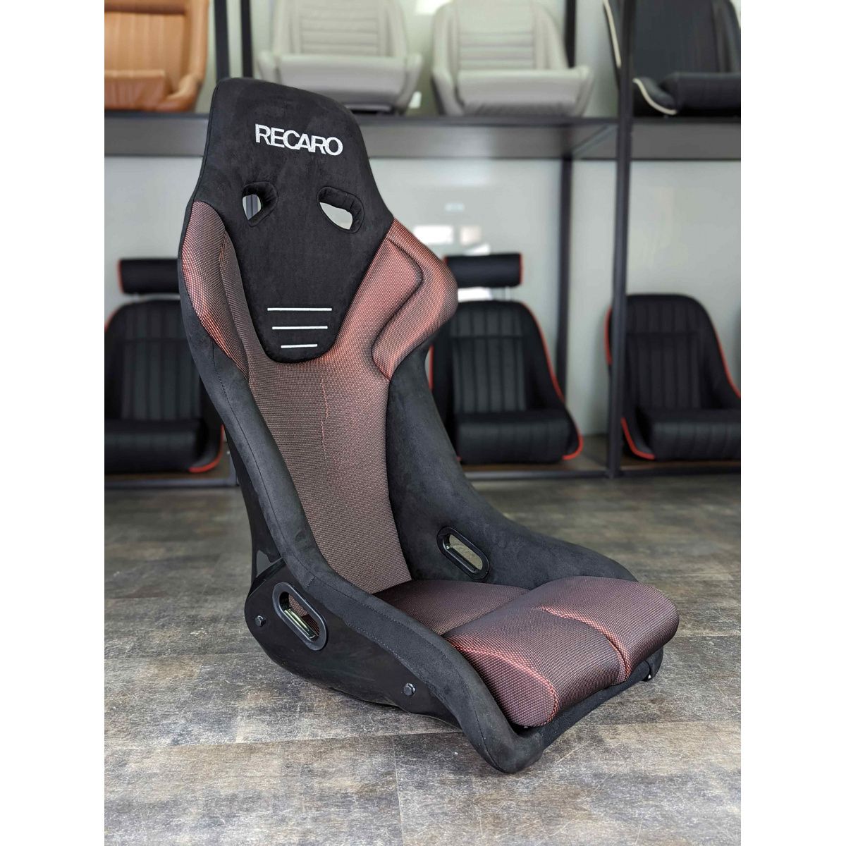 Сиденье спортивное (ковш) SB Seats (57x54.5x98) Ткань, Черный с красным,  JBR9001_BLK, арт311091 - купить в интернет-магазине OZON с доставкой по  России (1432706949)