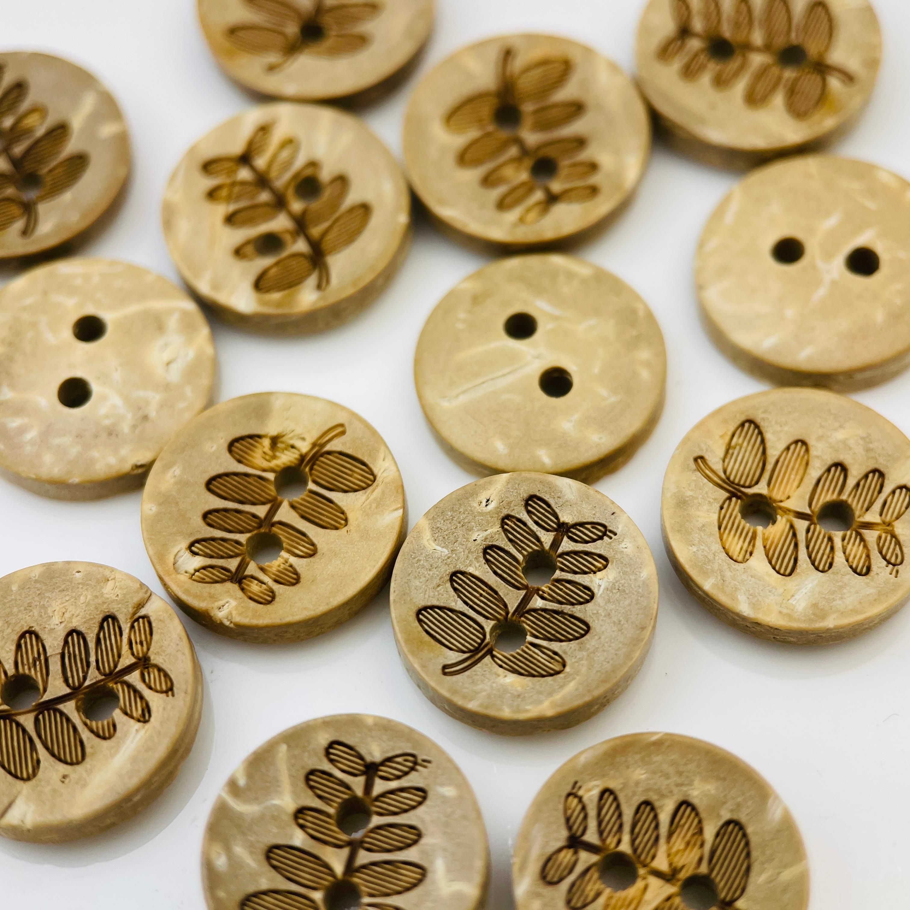 Пуговицы декоративные маленькие из натуральной скорлупы кокоса 10 шт.