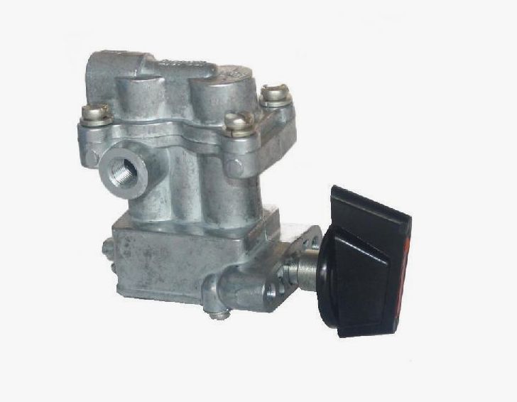 Кран управления раздаточной коробкой камаз 4310. Кран включения раздатки. Кран управления раздаткой 4310-1804010. Кран управления рк 4310-1804010. Кран включения раздатки.