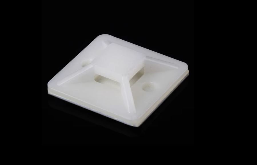 Площадка самоклеящаяся General 30х30 мм белая, (100шт)