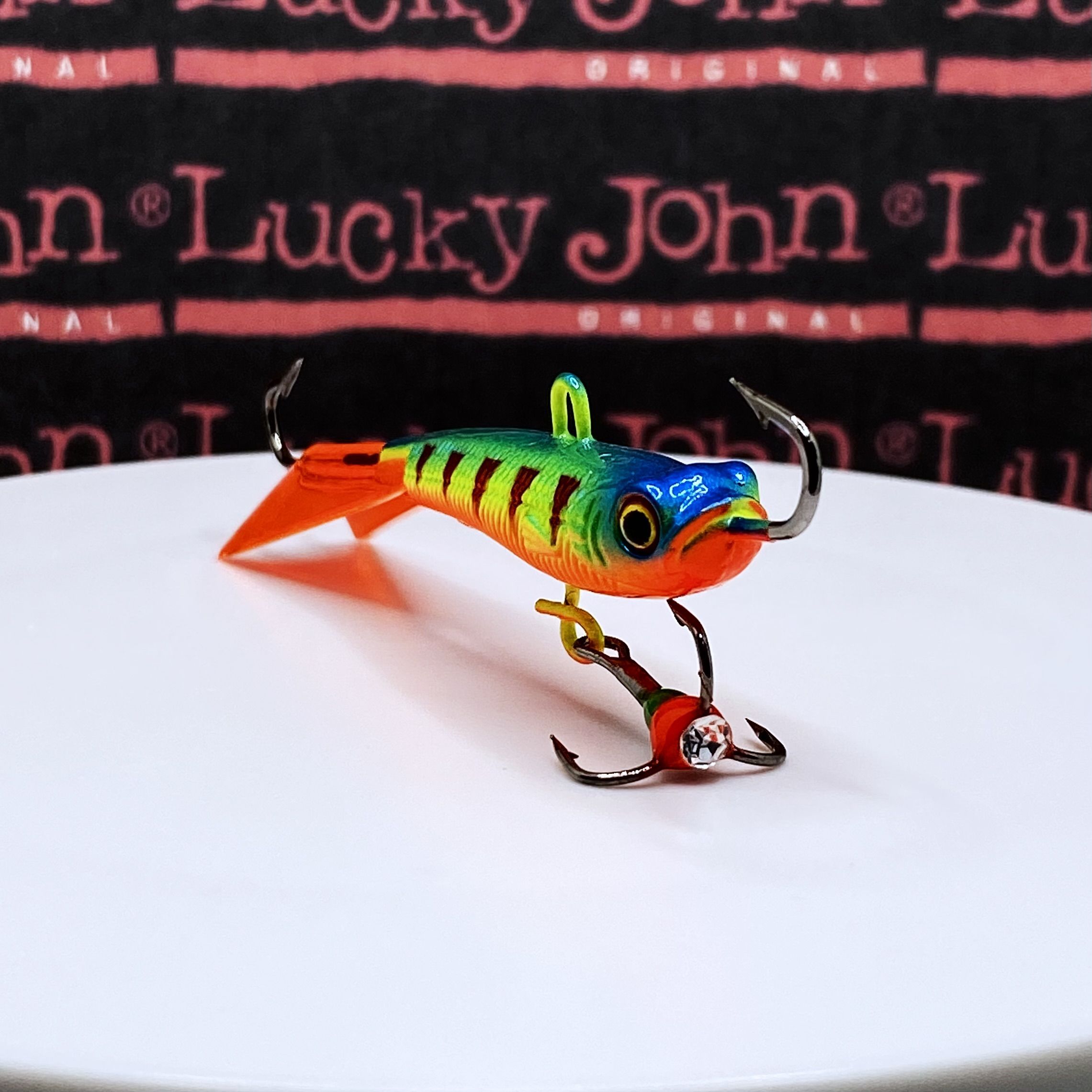 БалансирдлязимнейрыбалкиLuckyJohn"RAINBOWFISH"7см.22г.