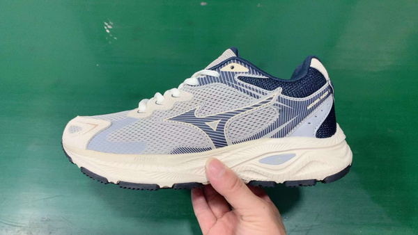 Кроссовки Mizuno Mizuno Contender купить на OZON по низкой цене ...